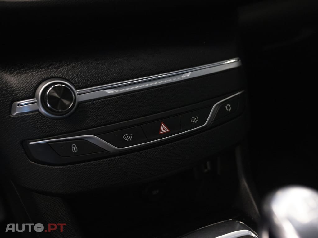 Peugeot 308 1.2 PureTech Business Line