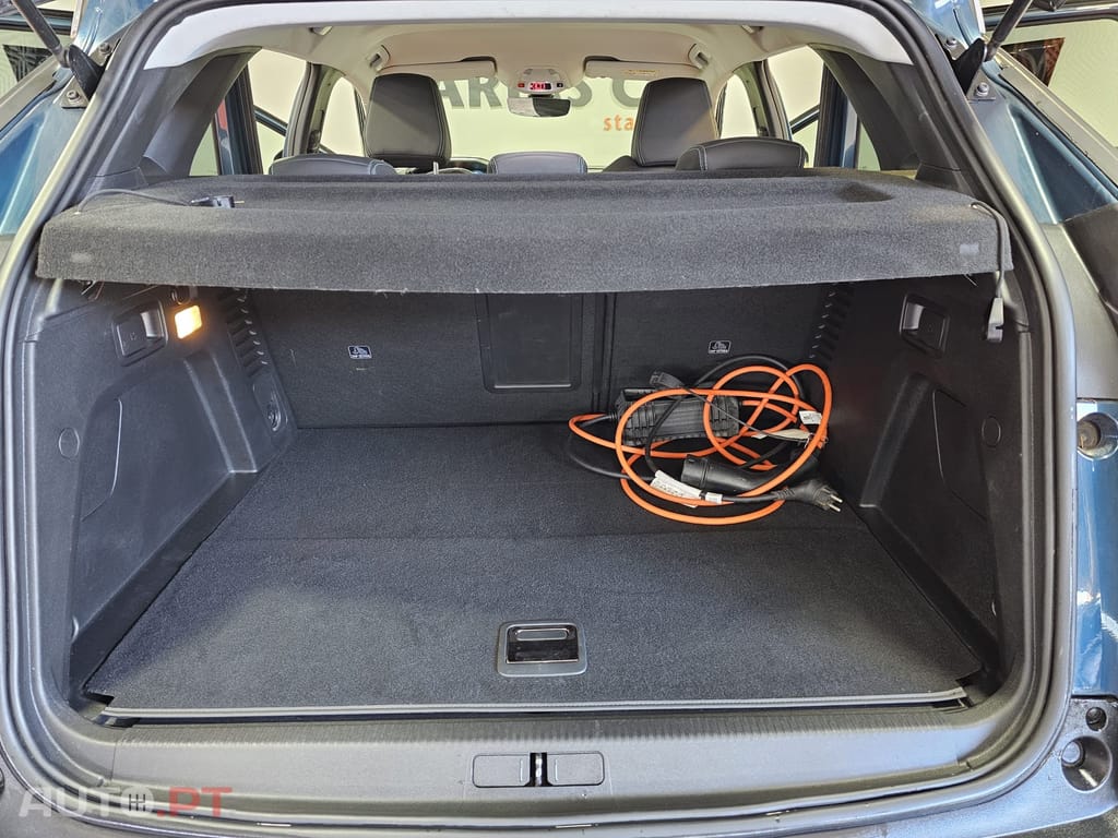 Peugeot 3008 1.6 Hybrid  EAT8 Allure