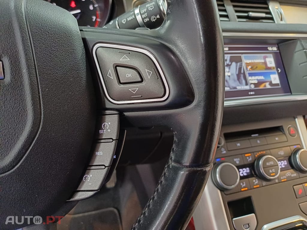 Land Rover Evoque 2.0 P250 AWD R-Dynamic HSE Auto