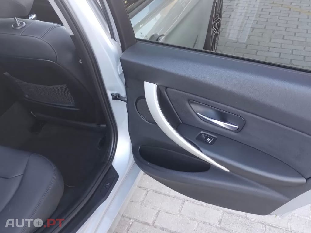 BMW 320 d Touring EfficientDynamics Line Luxury