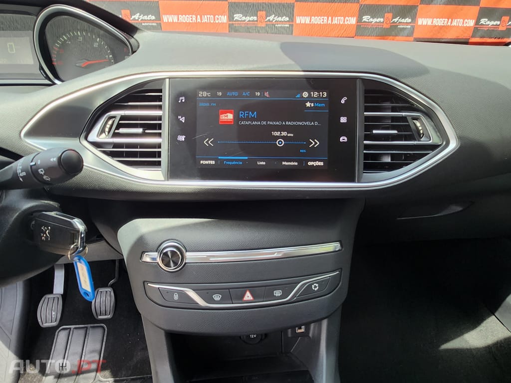 Peugeot 308 1.5 BlueHDi Business Line