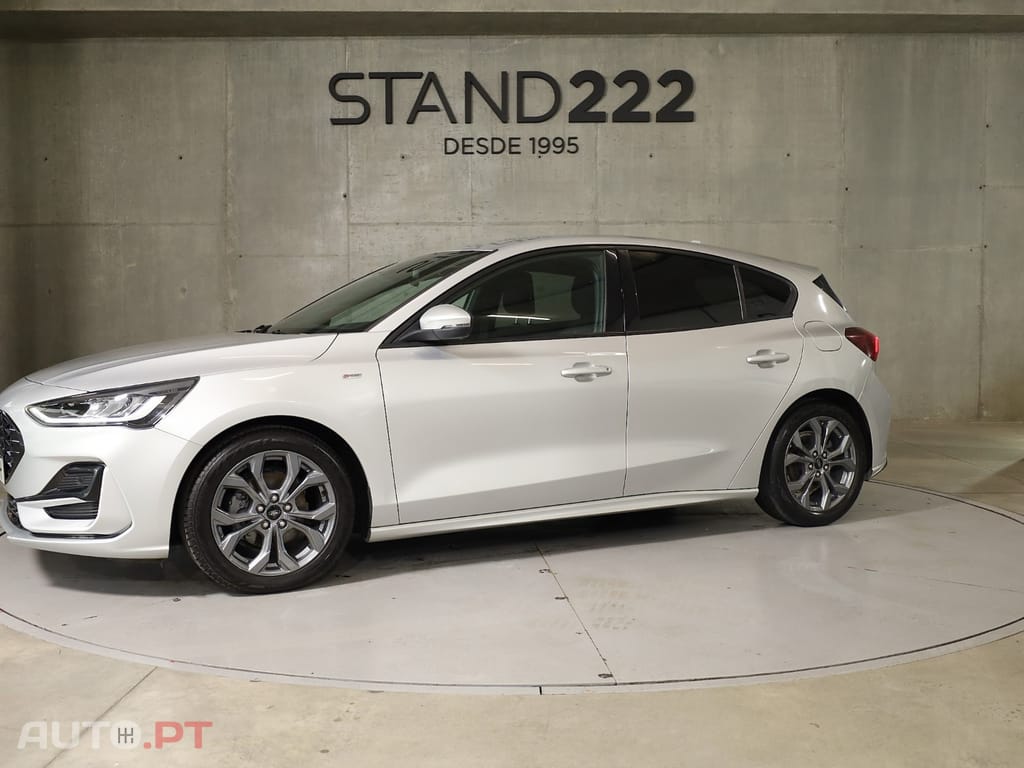 Ford Focus 1.0 EcoBoost MHEV ST-Line Aut — fotografia 8