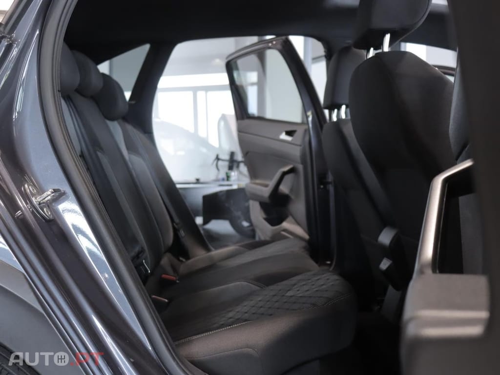 Volkswagen Taigo 1.0 TSI R-Line
