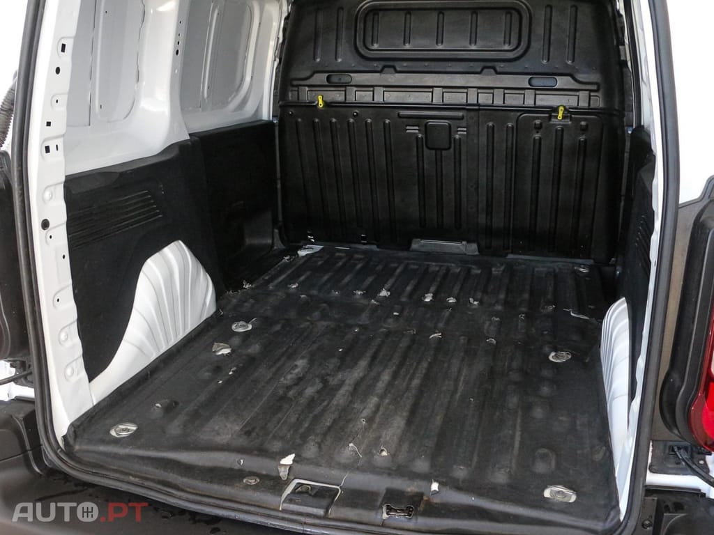 Peugeot Partner Outro