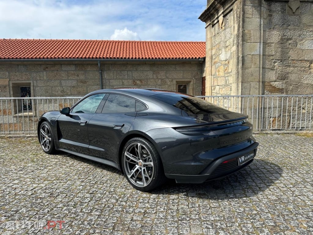 Porsche Taycan bateria Performance Plus