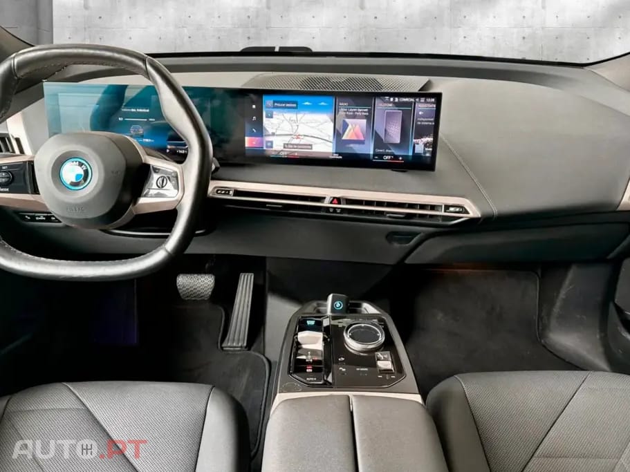 BMW iX xDrive 40 Pack Desportivo