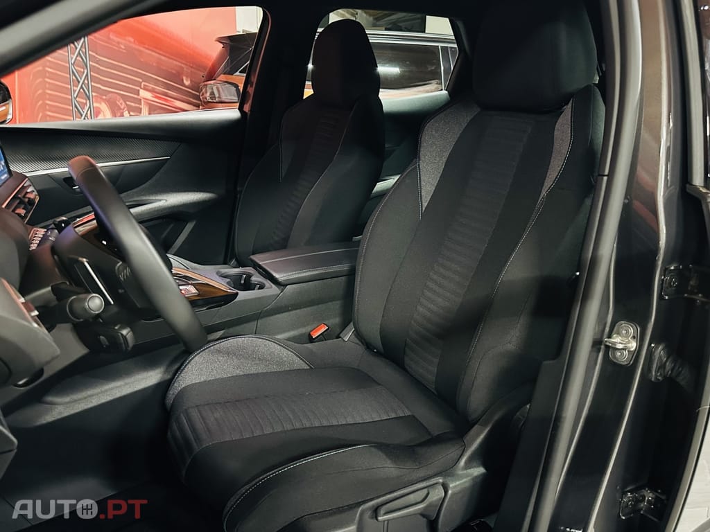 Peugeot 3008 1.2 PureTech Allure EAT8