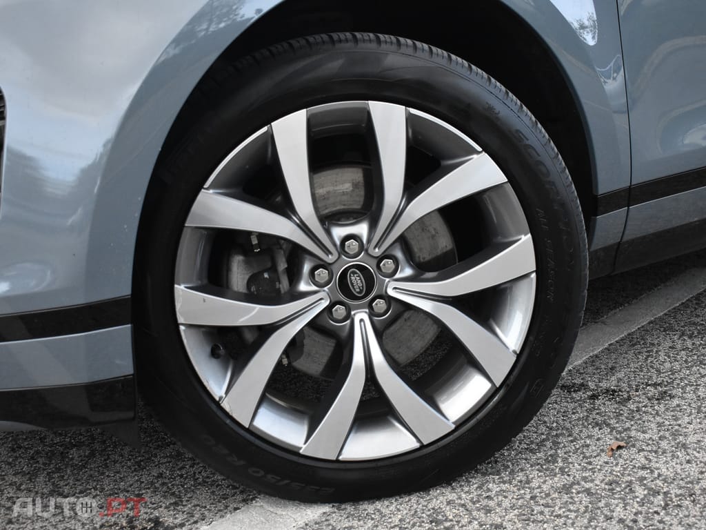 Land Rover Evoque 1.5 P300e AWD R-Dynamic SE Auto