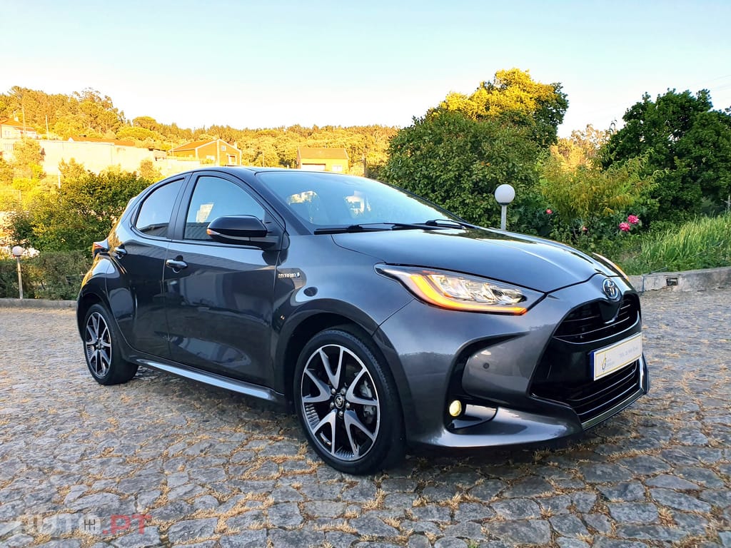 Toyota Yaris 1.5 VVT-i Hybrid Dynamic Force Luxury