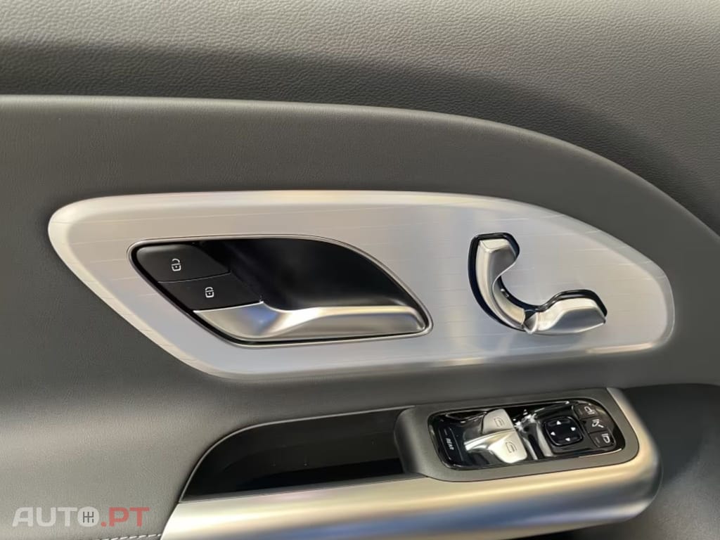 Mercedes-Benz GLB 250 PROGRESSIVE NIGHT I.V.A DEDUTIVEL