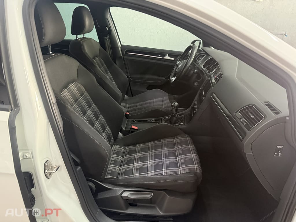Volkswagen Golf 2.0 TDi GTD