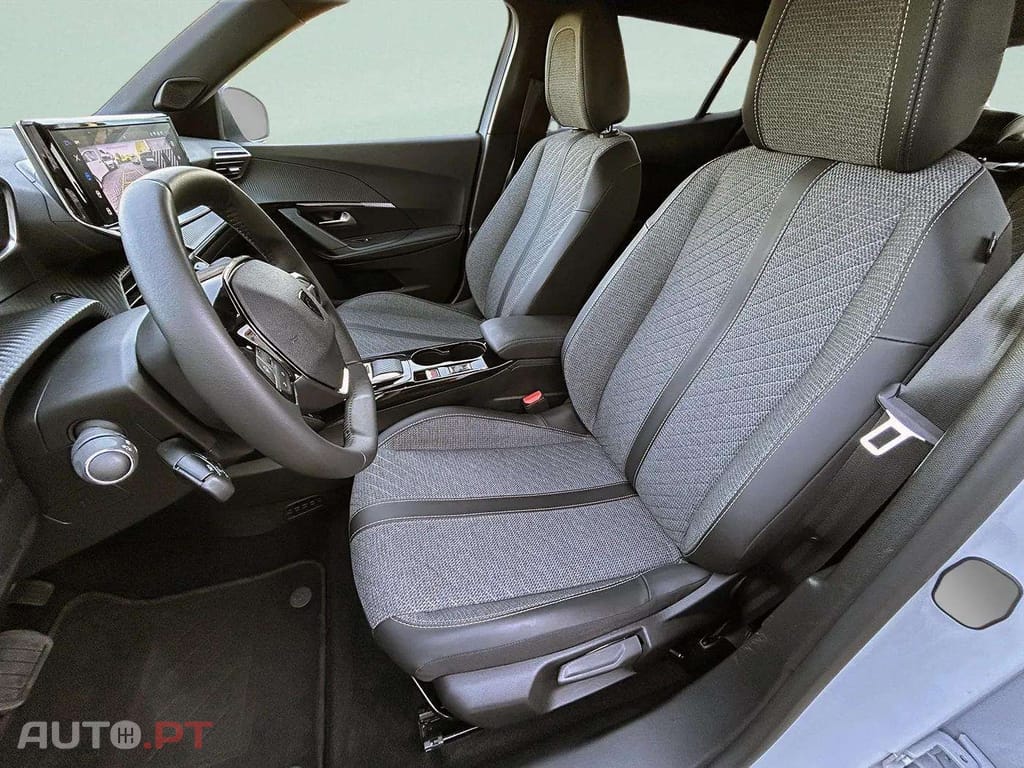 Peugeot E-2008 50 kWh Allure Pack