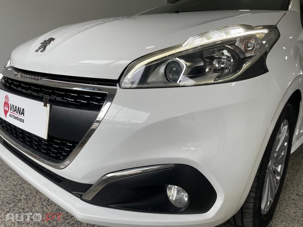 Peugeot 208 1.2 PureTech Signature