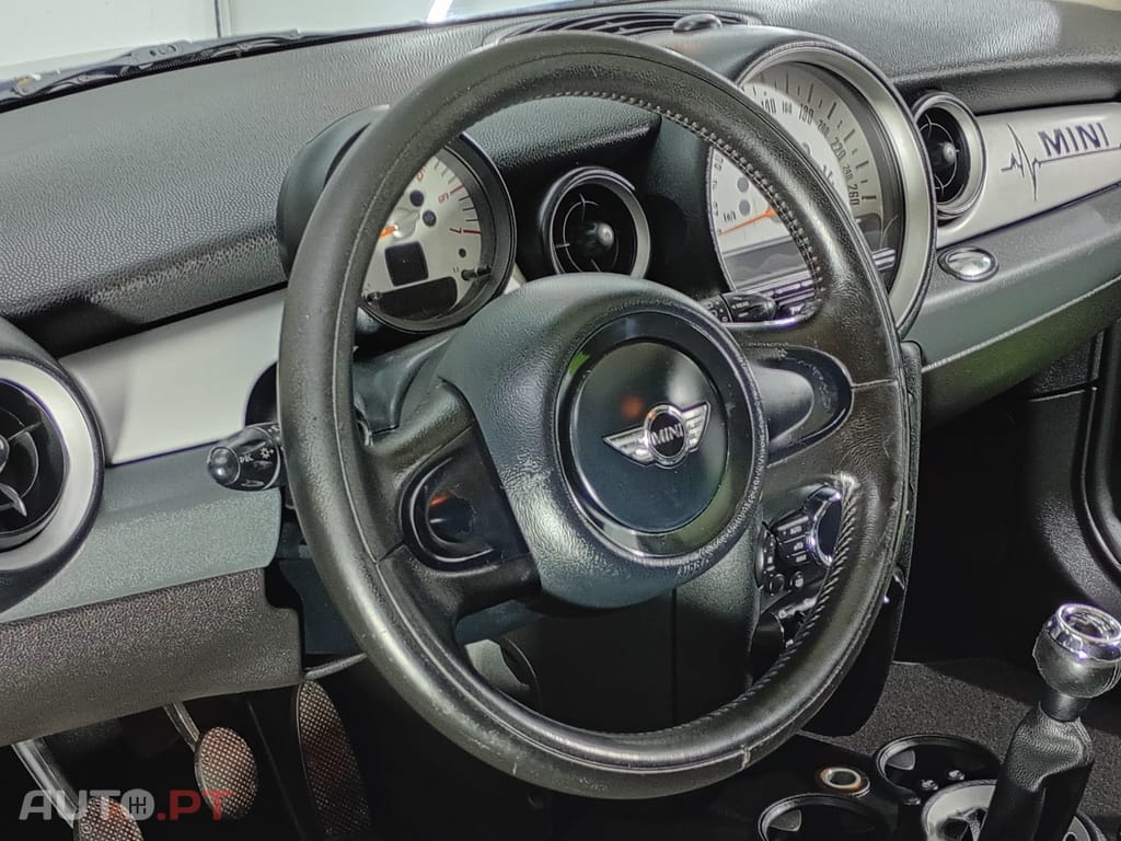 MINI Cooper Cooper D