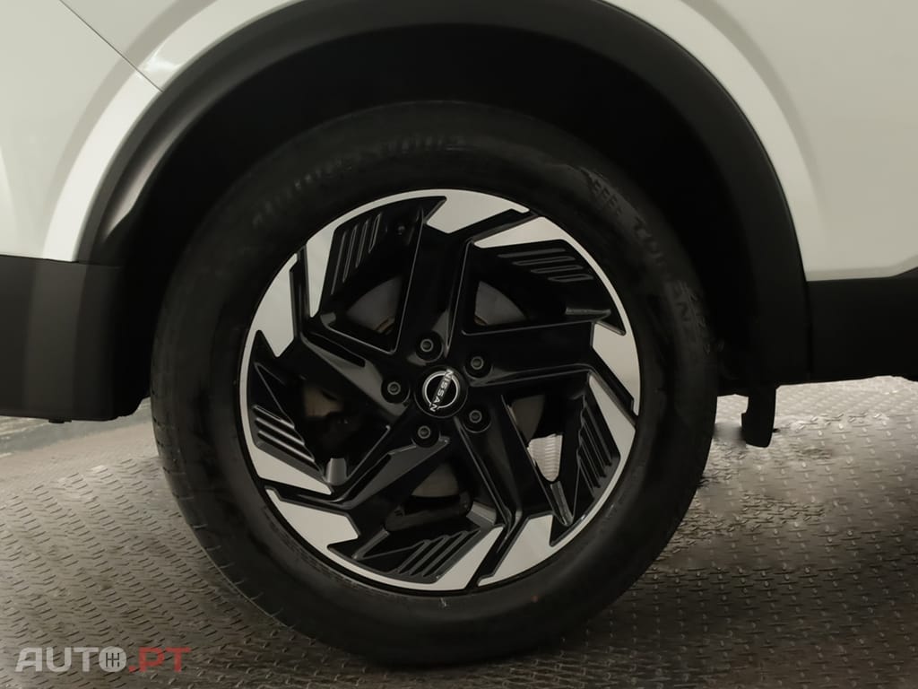 Nissan Qashqai Qashqai 1.3 DIG-T N-Connecta LED Xtronic