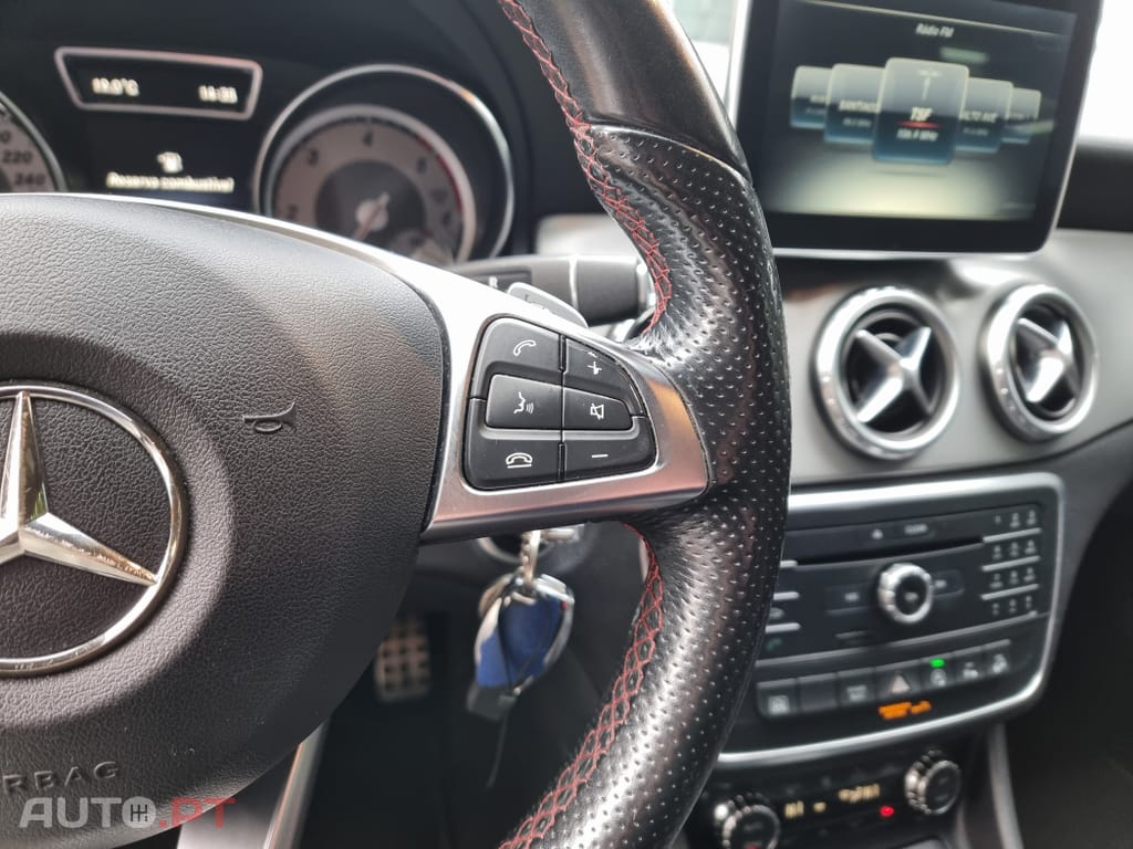 Mercedes-Benz GLA 220 CDi AMG Line 4-Matic