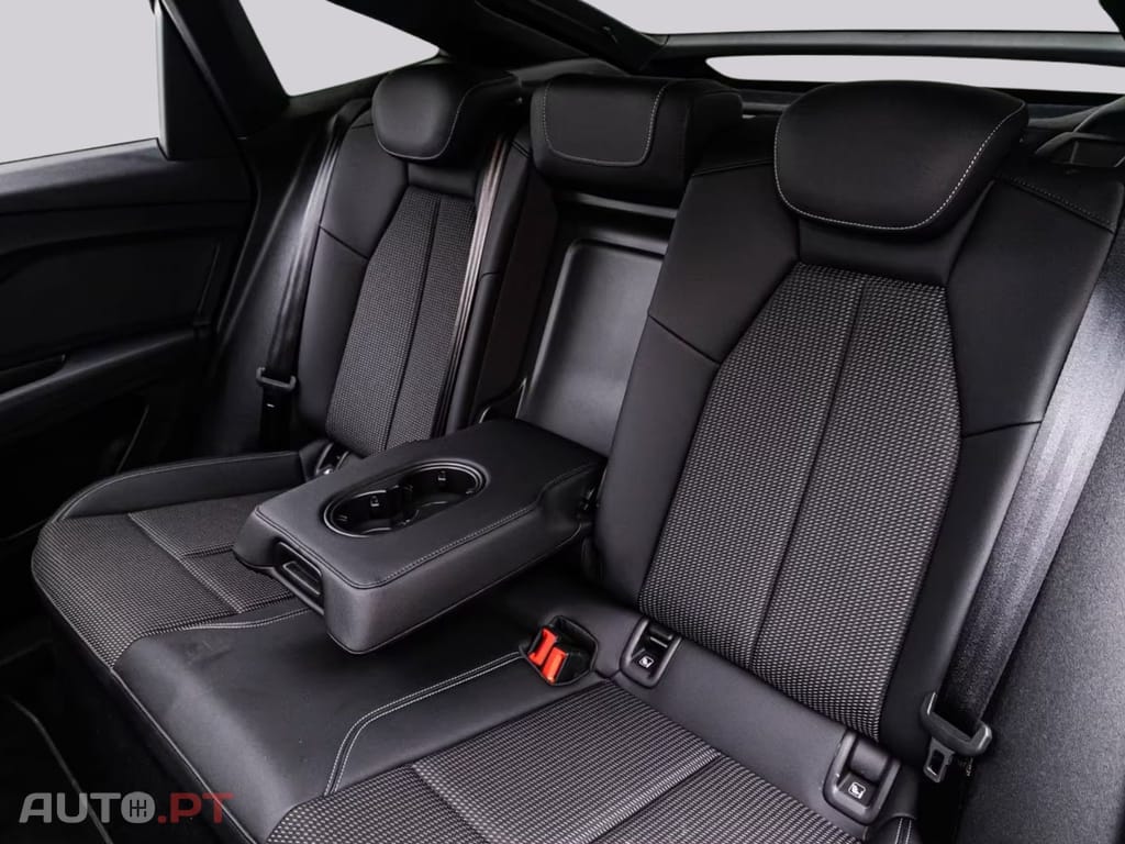 Audi Q4 E-Tron 55 2x S LINE I.V.A DEDUTIVEL