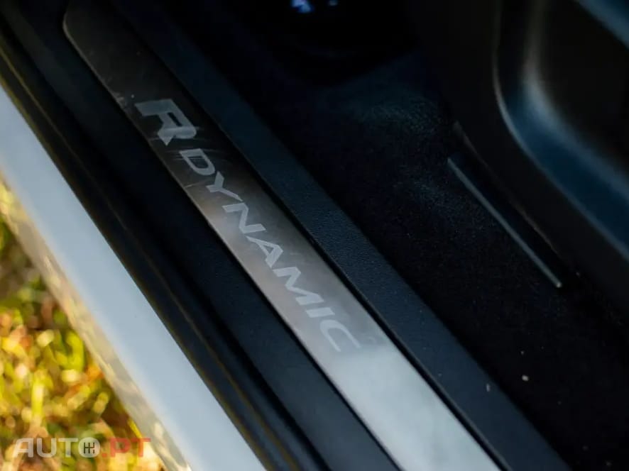 Land Rover Evoque 2.0 D150 AWD R-Dynamic Auto