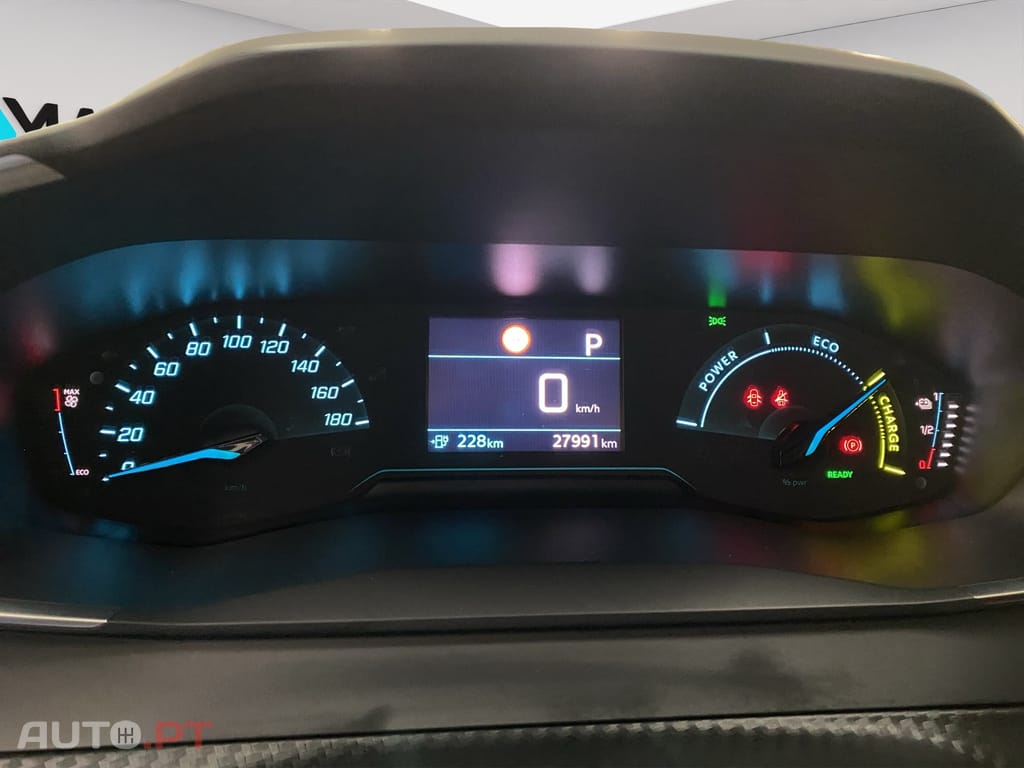 Peugeot E-2008 50 kWh Active Pack