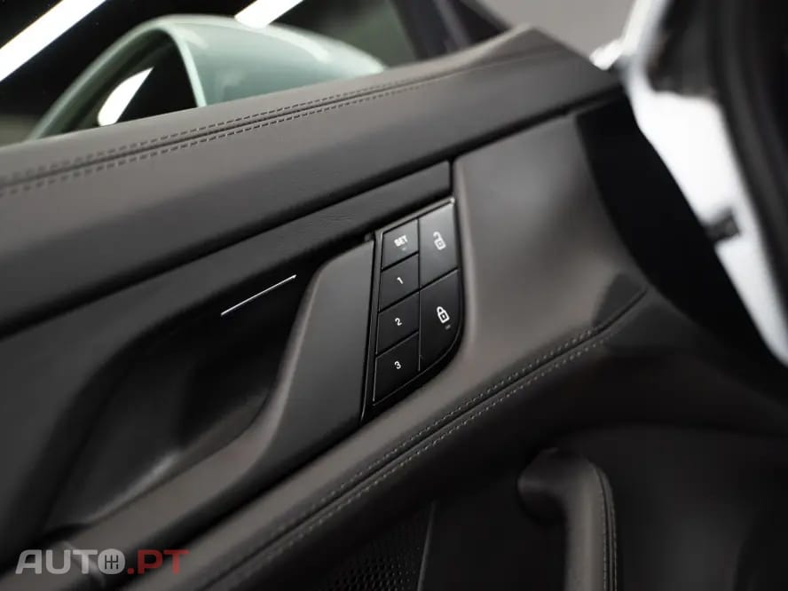 Porsche Taycan 4S