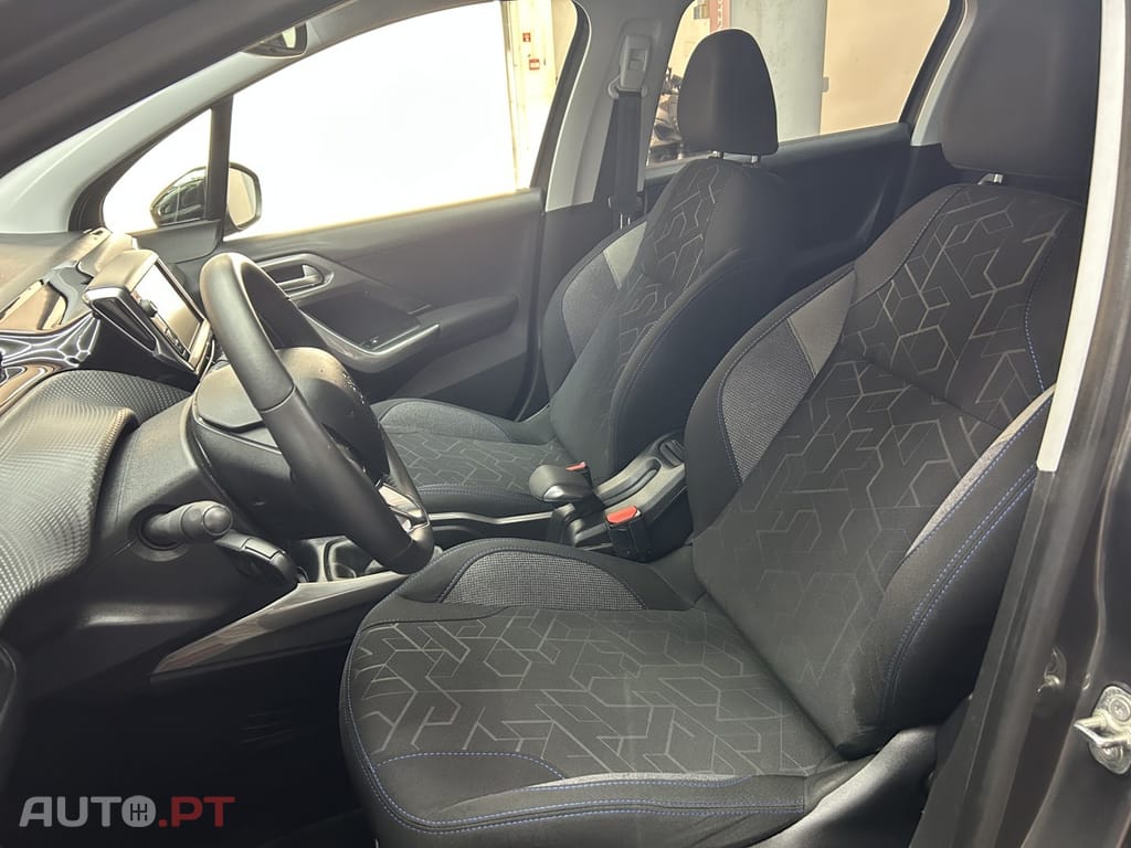 Peugeot 2008 1.2 PureTech Style