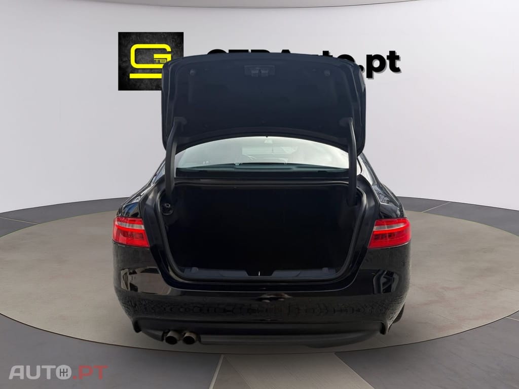 Jaguar XE 2.0 D Prestige