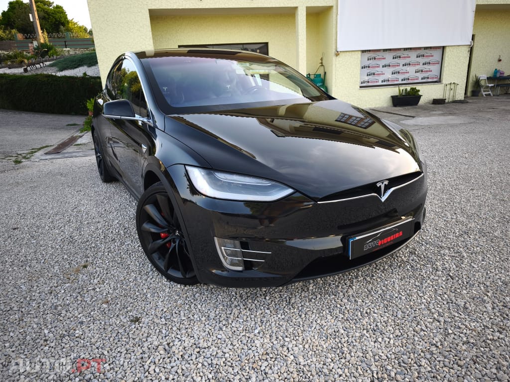 Tesla Model X 100D