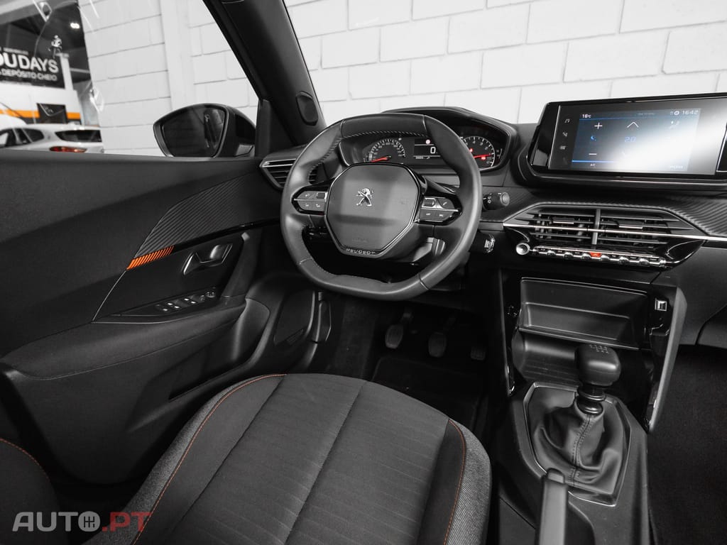 Peugeot 2008 1.2 PureTech Active