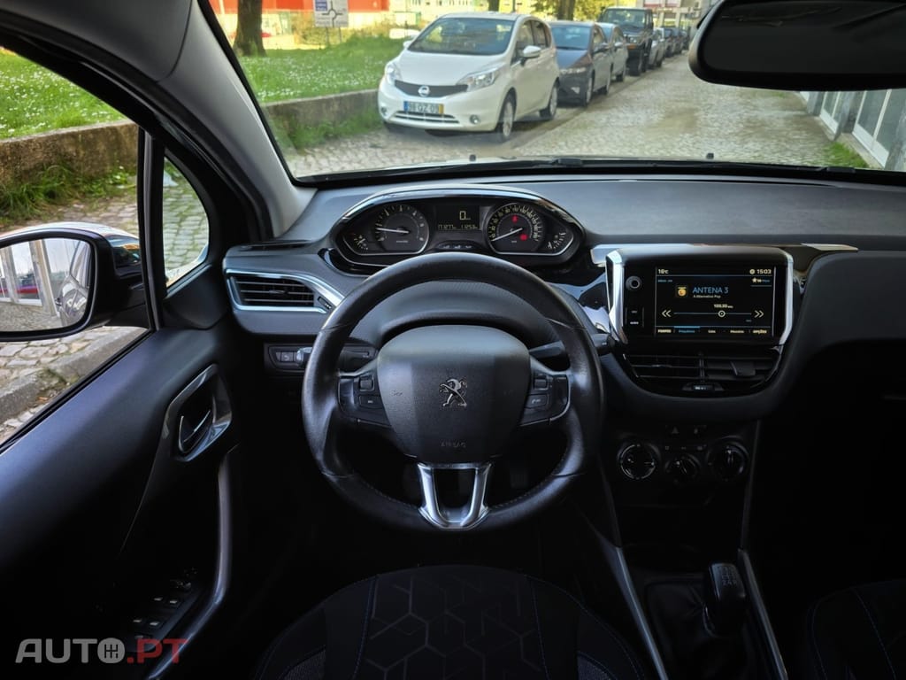 Peugeot 2008 1.6 BlueHDi Style