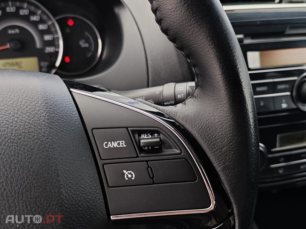 Mitsubishi Space Star 1.2 Intense Connect Edition