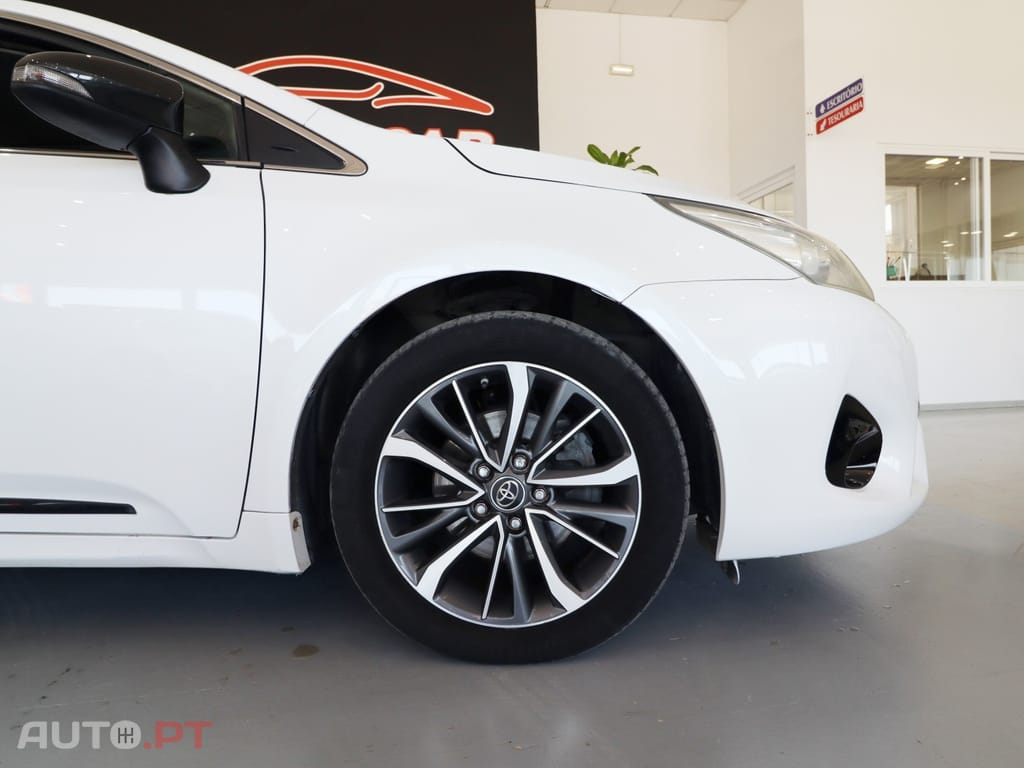 Toyota Avensis Touring Sports 1.6 D-4D Exclusive+GPS
