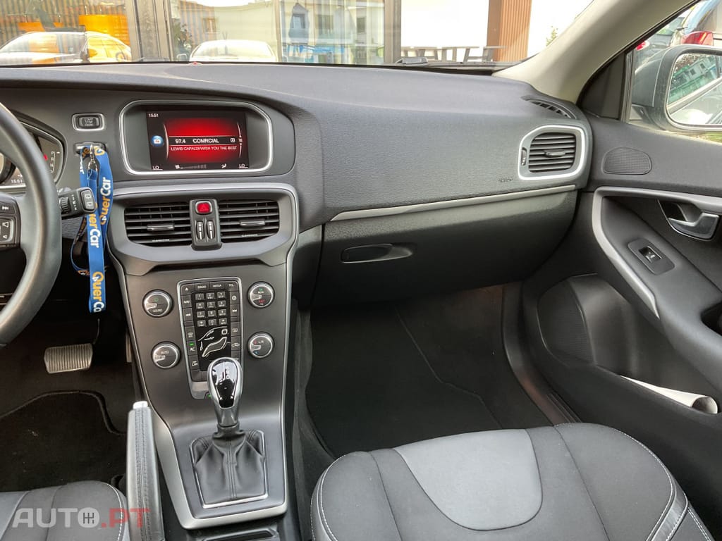 Volvo V40 2.0 D2 Momentum Geartronic