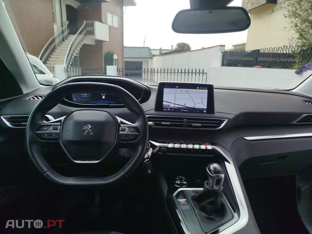 Peugeot 5008 1.2 PureTech Allure Grip Control