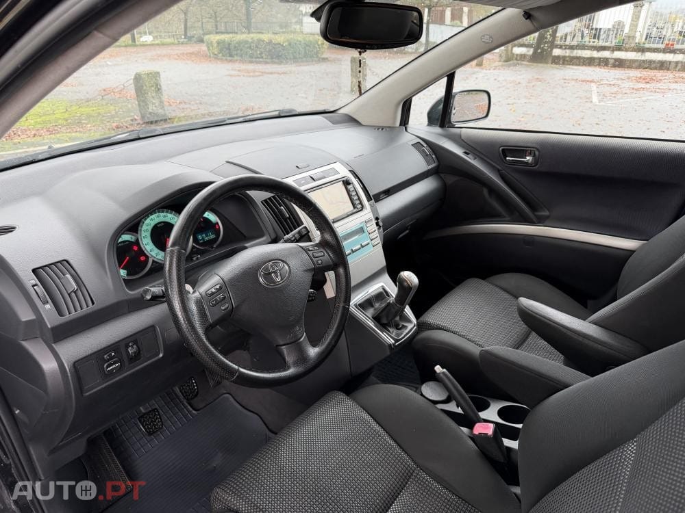 Toyota Corolla Verso 2.2 D-4D High Pack