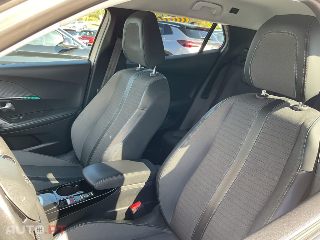 Peugeot 2008 1.2 PureTech Allure Pack EAT8