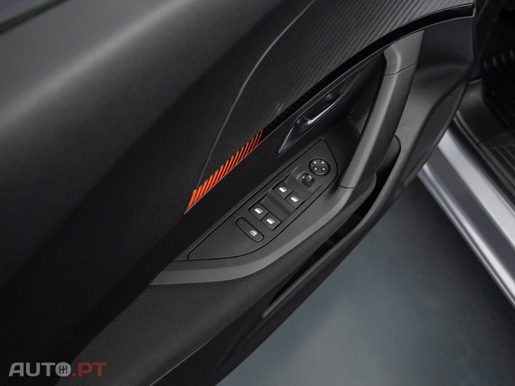 Peugeot E-2008 50 kWh Active