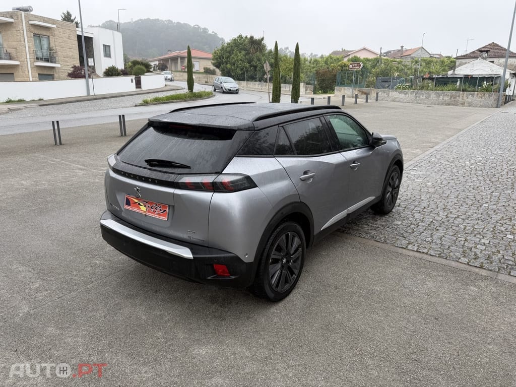 Peugeot E-2008 54 kWh GT