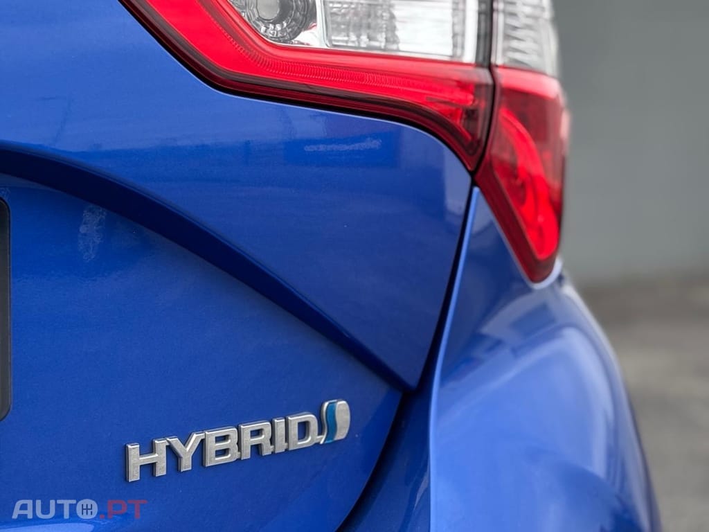 Toyota Yaris 1.5 HSD Confort Plus