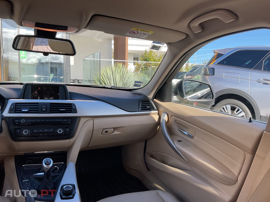 BMW 318 d Touring Line Sport