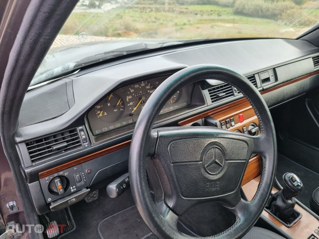 Mercedes-Benz 300 TD