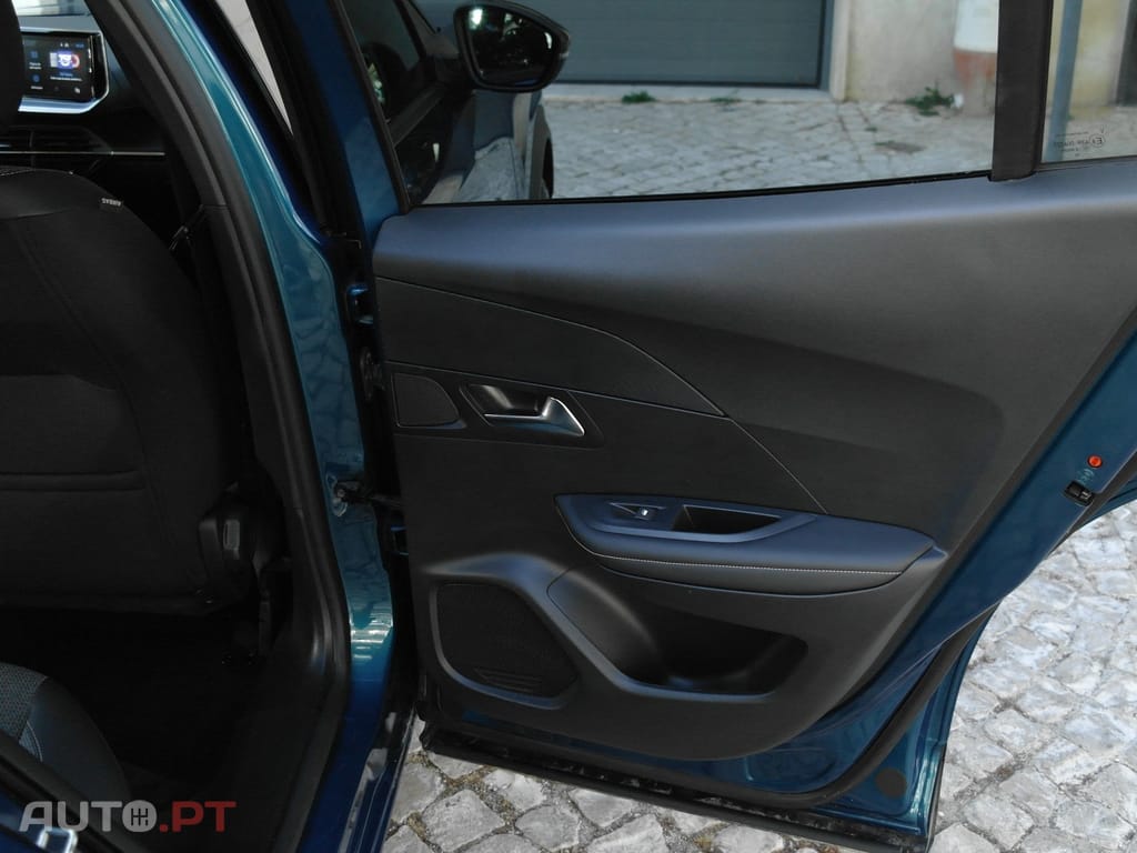 Peugeot E-2008 54 kWh Allure