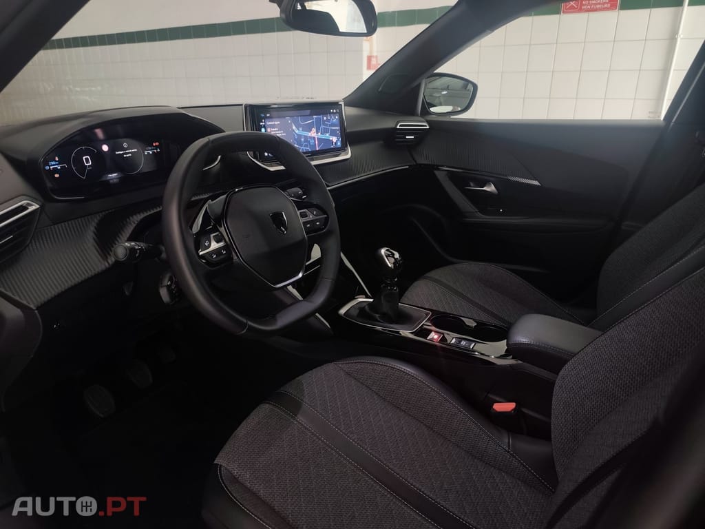 Peugeot 2008 1.2 PureTech Allure Pack
