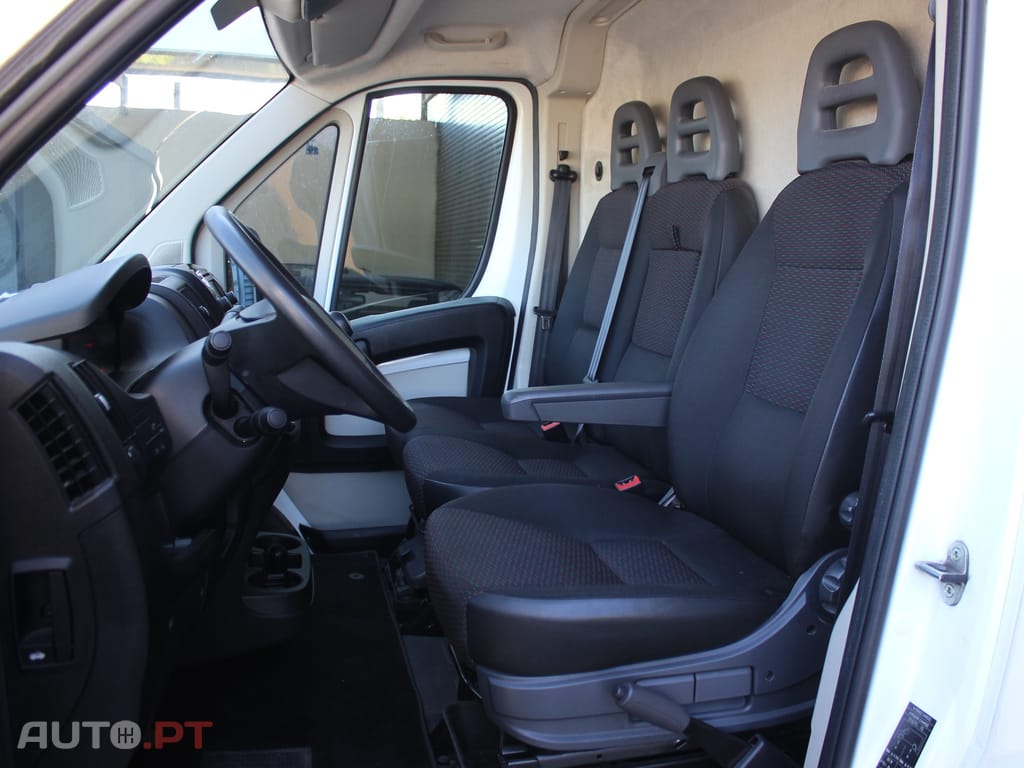 Peugeot Boxer 2.0 BlueHDi 333 L2H2 Premium