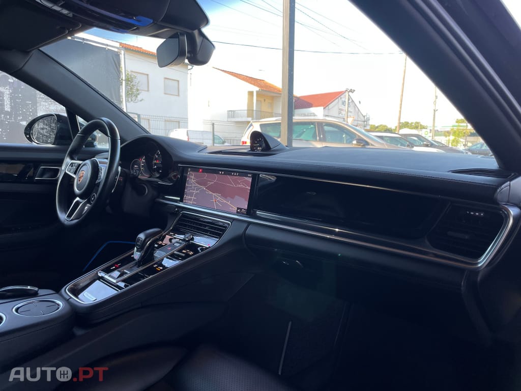 Porsche Panamera 4 E-Hybrid
