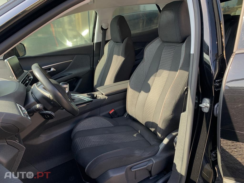 Peugeot 3008 1.5 BlueHDi Active