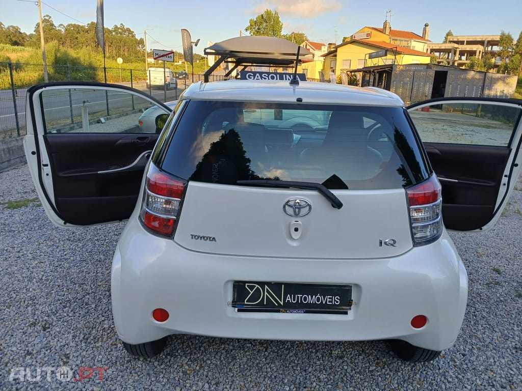 Toyota iQ 1.0 VVT-I