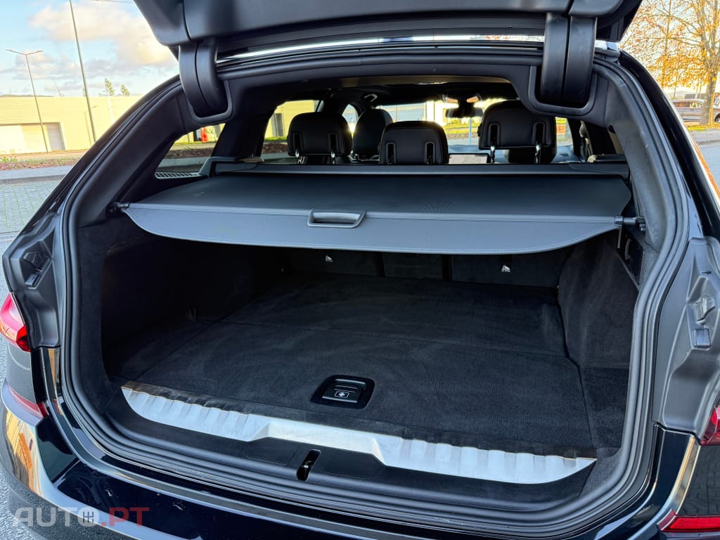 BMW 320 e Touring Pack M Auto