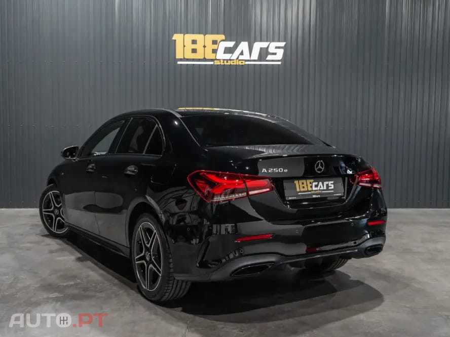 Mercedes-Benz A 250 e 8G-DCT AMG Line