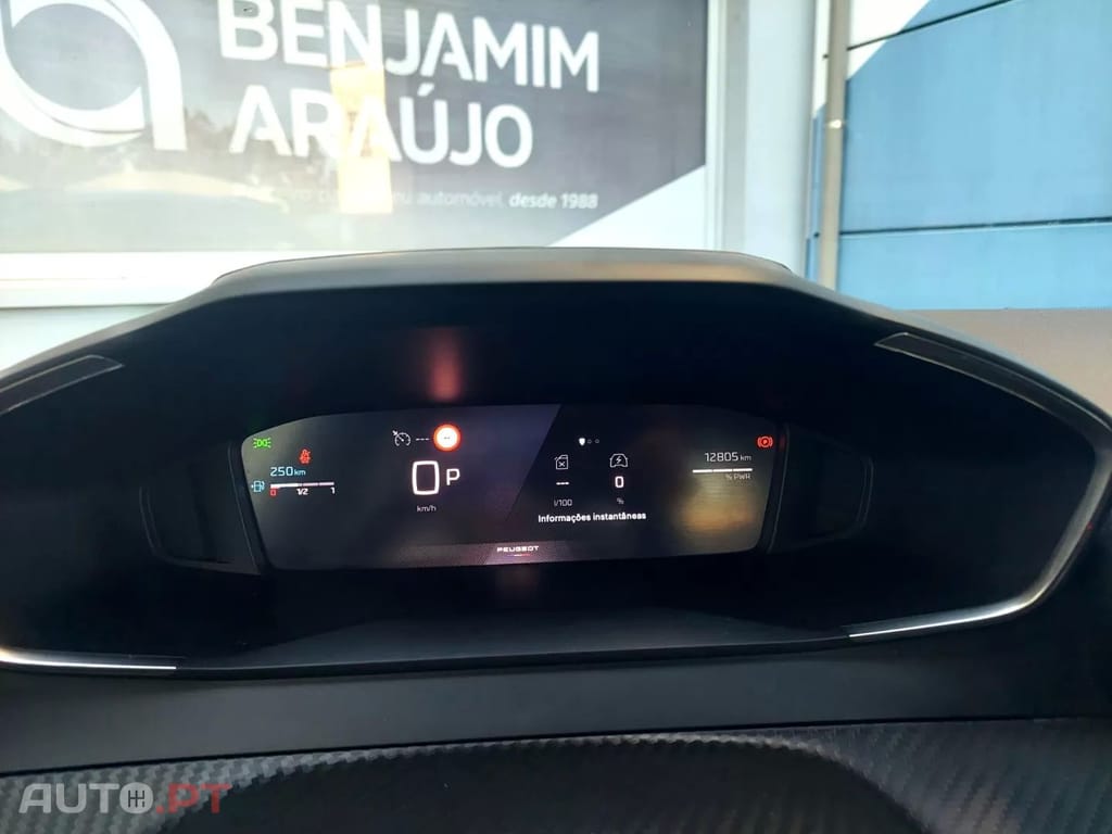 Peugeot 2008 1.2 Hybrid Allure e-DCS6