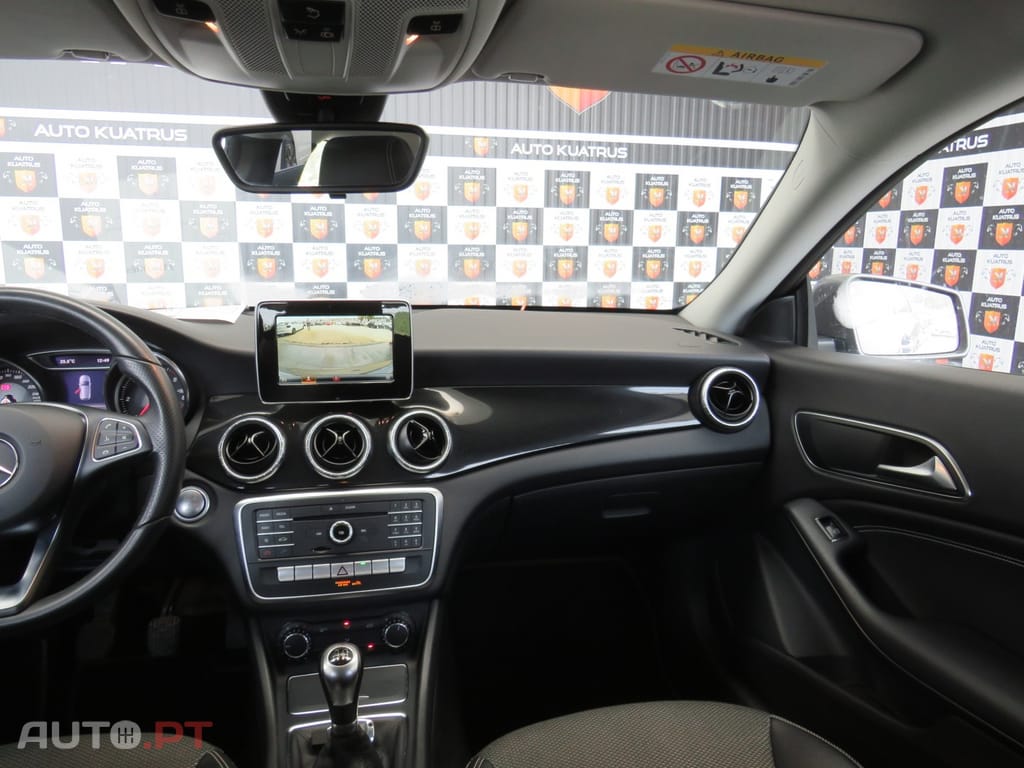 Mercedes-Benz CLA 180 d Shooting Brake